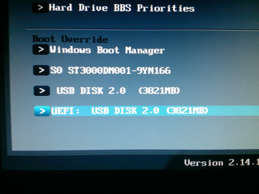 Выбор флешки в BIOS